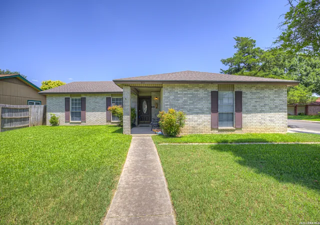 4th image of 825 Pecan Dr, Schertz, TX 78154 | MLS# 2003019