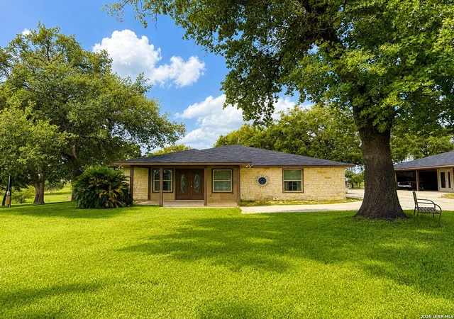 2nd image of 103 Misty Bnd, Floresville, TX 78114 | MLS# 2003026