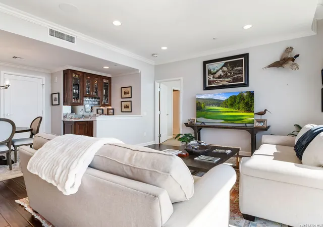 4th image of 4242 Broadway Street #802, San Antonio, TX 78209 | MLS# 2003030