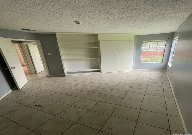 Photo 3 of Single family home for sale at 930 S Leona, San Antonio, TX 78207 | MLS# 2003049 | Listing updated on 2026-08-04