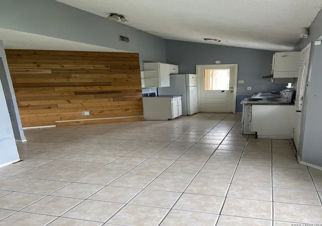 4th image of 930 S Leona, San Antonio, TX 78207 | MLS# 2003049