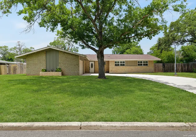 Photo 2 of Sale Pending at 225 Cloudmont, Windcrest, TX 78239 | MLS# 2003054 | Listing updated on 2026-09-08