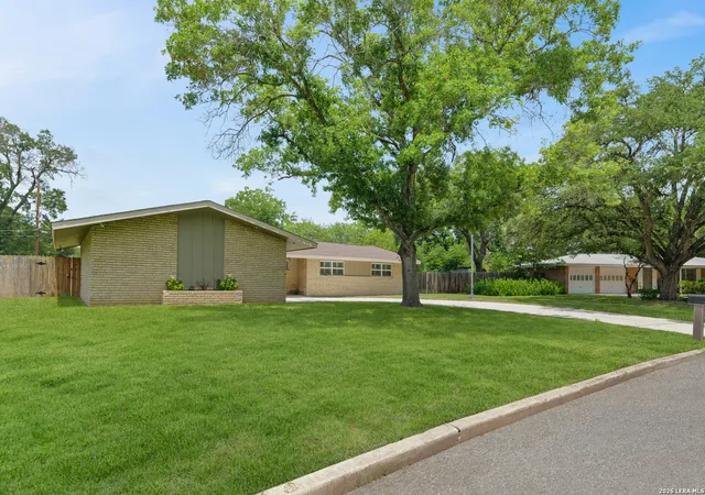 Photo 3 of Sale Pending at 225 Cloudmont, Windcrest, TX 78239 | MLS# 2003054 | Listing updated on 2026-09-08