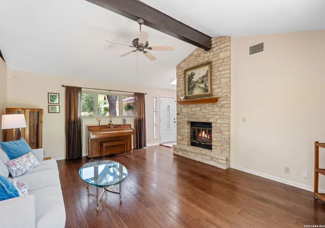 image of 532 N School St, Boerne, TX 78006 | MLS# 2003077