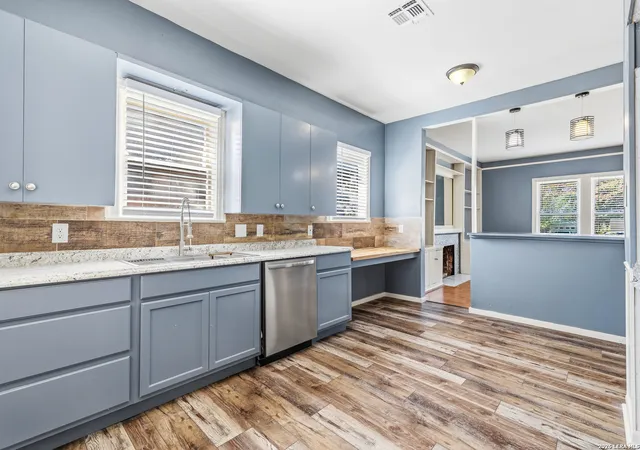 Photo 3 of Single family home for sale at 158 Thorain Blvd, San Antonio, TX 78212 | MLS# 2003085 | Listing updated on 2026-09-11