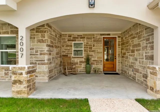 Photo 2 of Single family home for sale at 2007 Valencia Dr N, Kerrville, TX 78028 | MLS# 2003086 | Listing updated on 2026-08-04