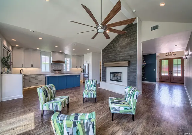 2nd image of 122 Navajo Trl, Seguin, TX 78155 | MLS# 2003091