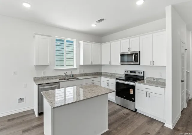 Photo 4 of Single family home for sale at 344 Wild Creek Rd, Seguin, TX 78155 | MLS# 2003104 | Listing updated on 2026-09-20