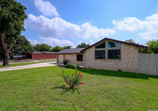 Photo 2 of Sale Pending at 7422 Midcrown Dr, San Antonio, TX 78218 | MLS# 2003107 | Listing updated on 2026-08-23