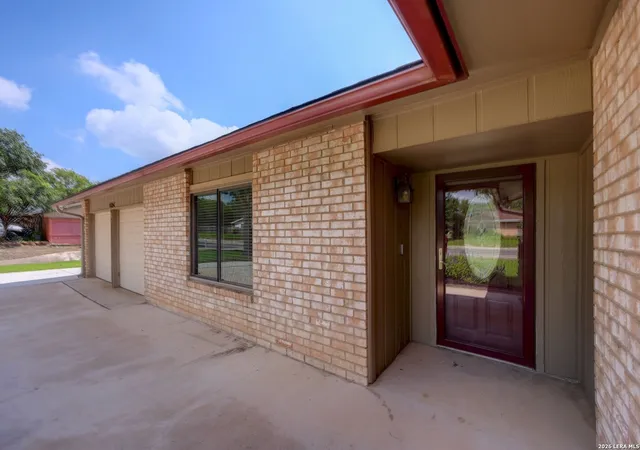Photo 3 of Sale Pending at 7422 Midcrown Dr, San Antonio, TX 78218 | MLS# 2003107 | Listing updated on 2026-08-23