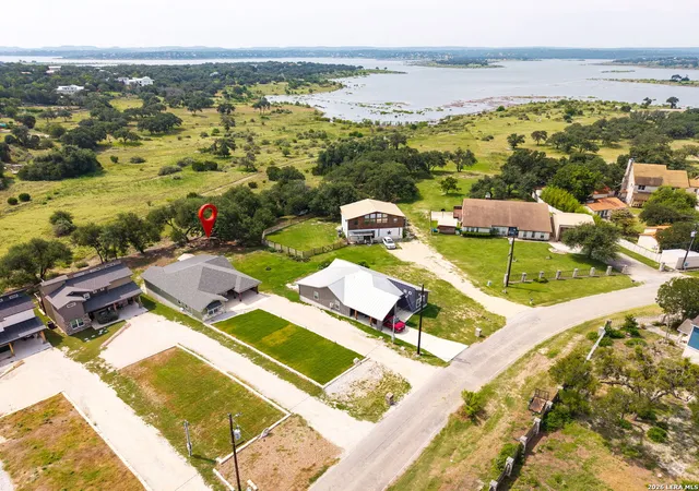 Photo 1 of Single family home for sale at 1188 Lakeshore Dr, Canyon Lake, TX 78133 | MLS# 2003119 | Listing updated on 2026-08-04