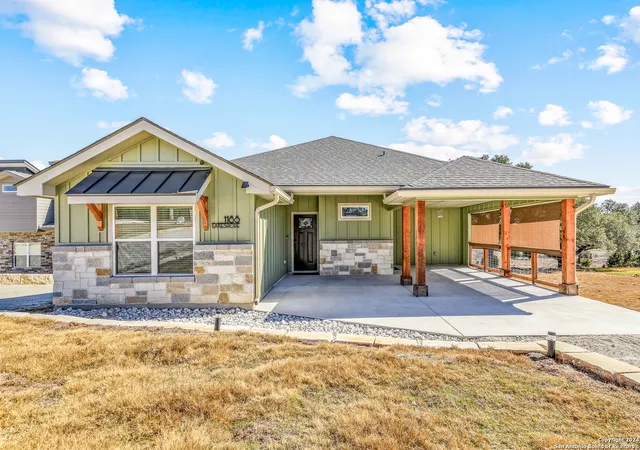 Photo 2 of Single family home for sale at 1188 Lakeshore Dr, Canyon Lake, TX 78133 | MLS# 2003119 | Listing updated on 2026-08-04