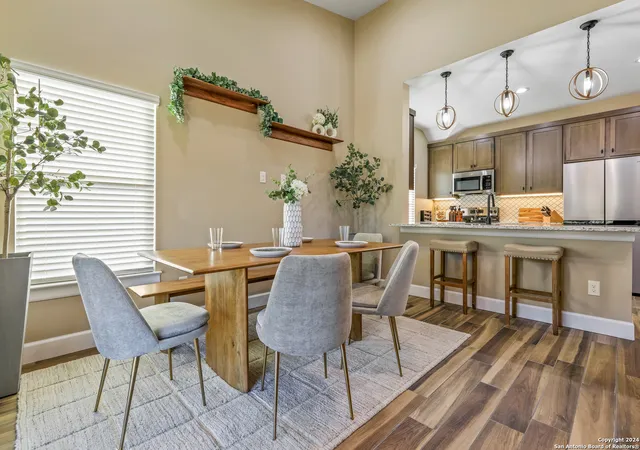 Photo 4 of Single family home for sale at 1188 Lakeshore Dr, Canyon Lake, TX 78133 | MLS# 2003119 | Listing updated on 2026-08-04
