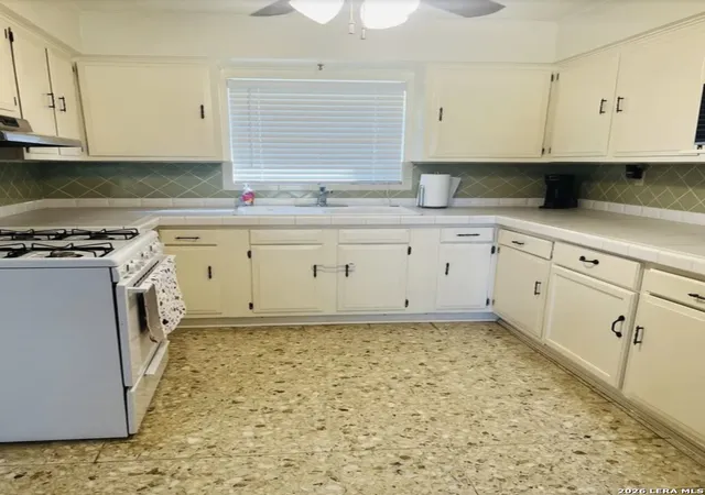 Photo 3 of Single family home for sale at 305 E Hugo St, Dilley, TX 78017 | MLS# 2003130 | Listing updated on 2026-09-18