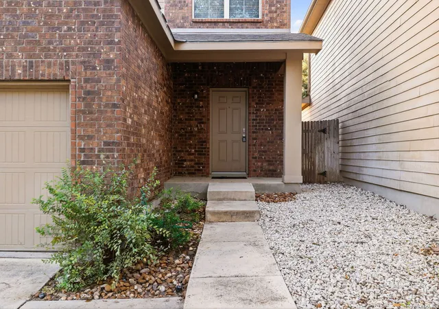 Photo 4 of Single family home for sale at 5435 Bright Run, San Antonio, TX 78240 | MLS# 2003171 | Listing updated on 2026-10-29