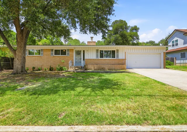 Photo 1 of Single family home for sale at 633 Lockener Ave, New Braunfels, TX 78130 | MLS# 2003184 | Listing updated on 2026-10-05