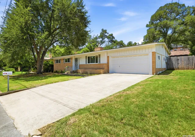 Photo 2 of Single family home for sale at 633 Lockener Ave, New Braunfels, TX 78130 | MLS# 2003184 | Listing updated on 2026-10-05