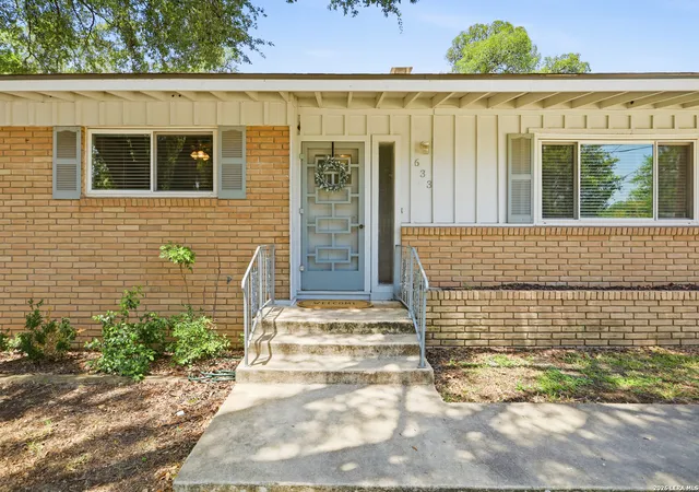 Photo 3 of Single family home for sale at 633 Lockener Ave, New Braunfels, TX 78130 | MLS# 2003184 | Listing updated on 2026-10-05