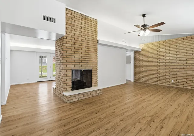Photo 4 of Single family home for sale at 633 Lockener Ave, New Braunfels, TX 78130 | MLS# 2003184 | Listing updated on 2026-10-05