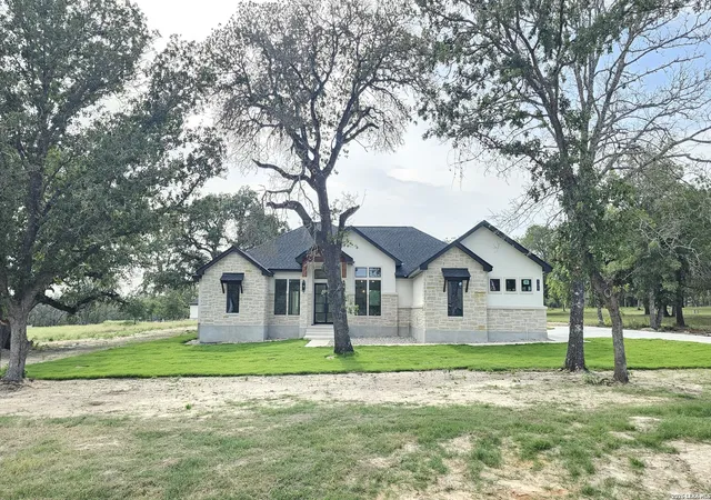 Single family home for sale at 105 Pioneer Trl, Adkins, TX 78101 | MLS# 2003190