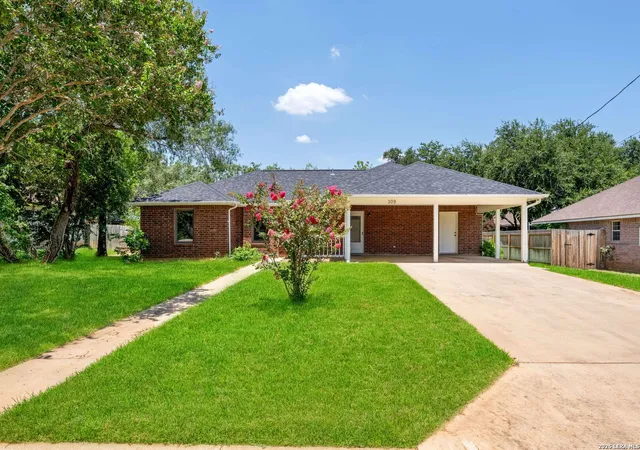 2nd image of 109 Windcrest, Floresville, TX 78114 | MLS# 2003194