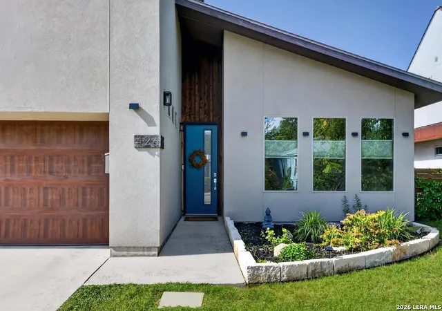 Photo 2 of Single family home for sale at 426 E Fest, San Antonio, TX 78204 | MLS# 2003218 | Listing updated on 2026-09-11