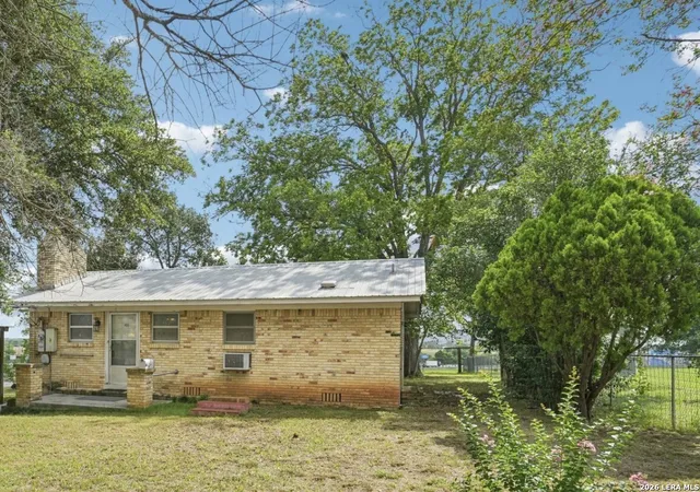 2nd image of 1620 Cavett St, Gonzales, TX 78629 | MLS# 2003230