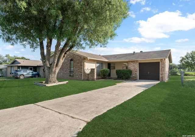 Photo 3 of Single family home for sale at 1409 Oak St, Schertz, TX 78154 | MLS# 2003236 | Listing updated on 2026-09-15
