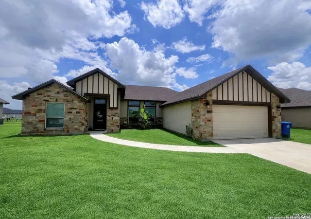 2nd image of 1729 Vista View Dr, Pleasanton, TX 78064 | MLS# 2003243