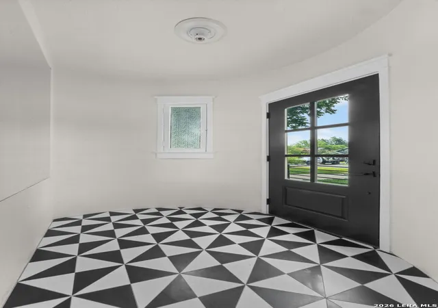 3rd image of 1943 W Magnolia Ave, San Antonio, TX 78201 | MLS# 2003260