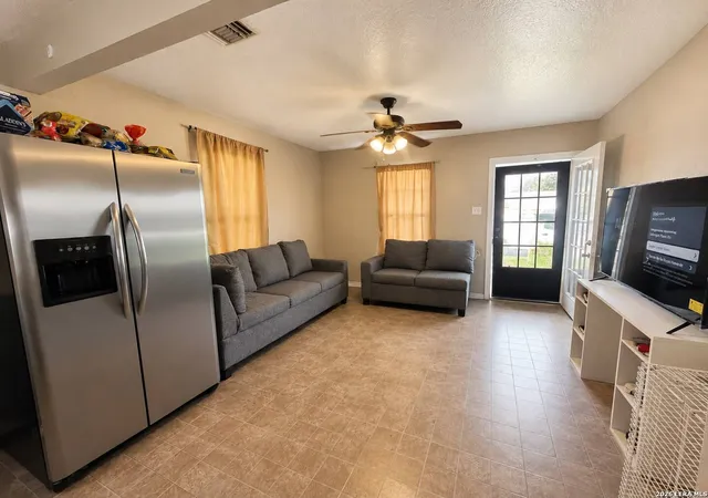 image of 807 Sw 24th St, San Antonio, TX 78207 | MLS# 2003280