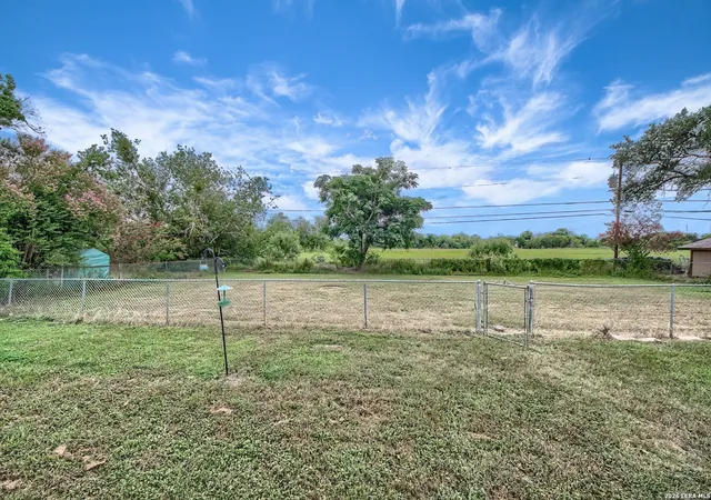 2nd image of 127 Hillcrest, La Vernia, TX 78121 | MLS# 2003302