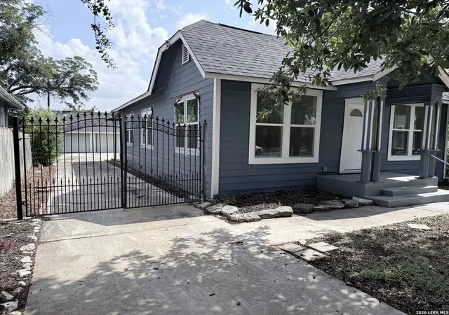 Photo 2 of Single family home for sale at 1846 W Mulberry Ave, San Antonio, TX 78201 | MLS# 2003309 | Listing updated on 2026-09-11