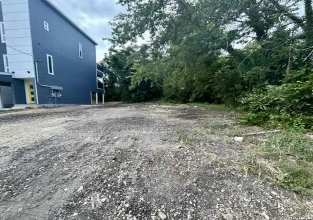 Land for sale at 123 Paul St, San Antonio, TX 78203 | MLS# 2003349