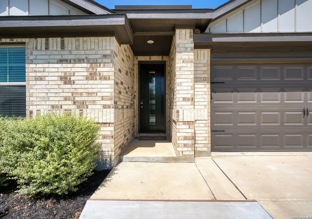 Photo 3 of Single family home for sale at 16923 Eaton Ter, San Antonio, TX 78247 | MLS# 2003356 | Listing updated on 2026-08-06