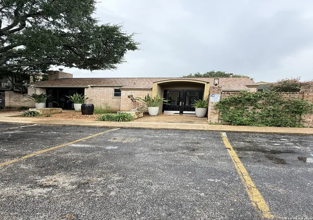 2nd image of 3678 Hidden Dr, San Antonio, TX 78217