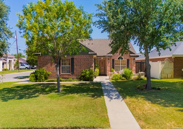 Photo 2 of Sale Pending at 2901 Superior Dr, Eagle Pass, TX 78852 | MLS# 2003398 | Listing updated on 2026-09-06