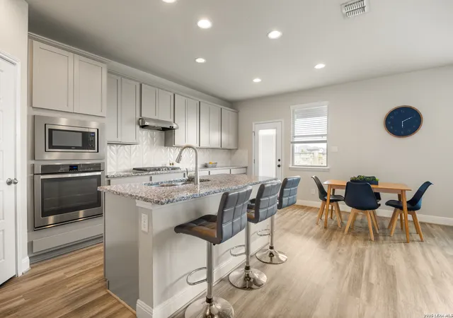 4th image of 100 Clarendon, Boerne, TX 78015 | MLS# 2003422
