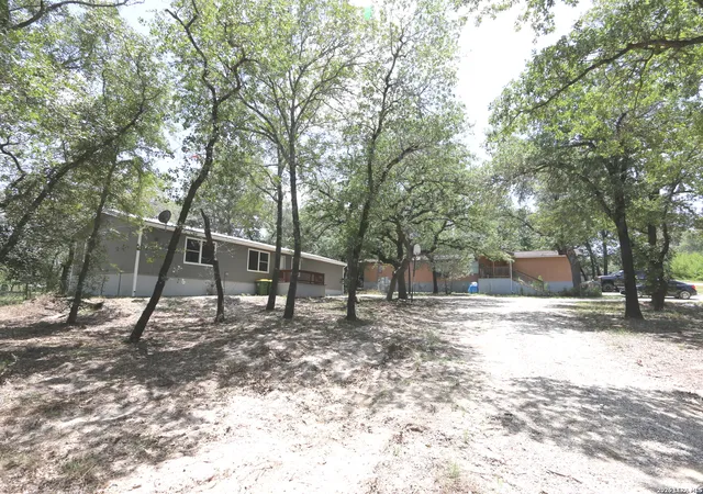 2nd image of 76 & 76 B Post Oak Rd, La Vernia, TX 78121 | MLS# 2003454