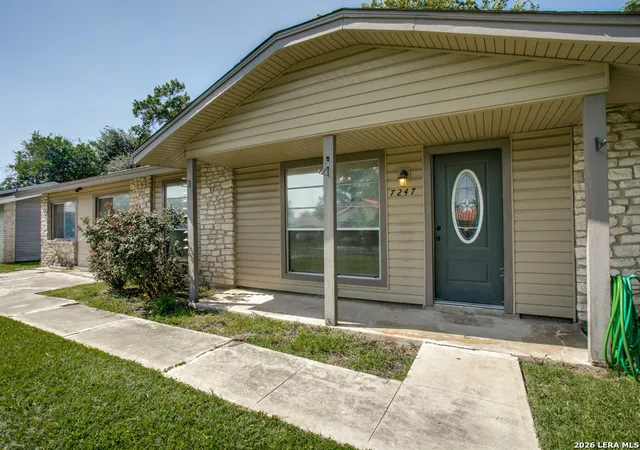 Photo 3 of Sale Pending at 7247 Glen Hl, San Antonio, TX 78239 | MLS# 2003479 | Listing updated on 2026-09-09