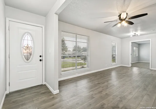 Photo 3 of Sale Pending at 7247 Glen Hl, San Antonio, TX 78239 | MLS# 2003479 | Listing updated on 2026-09-09