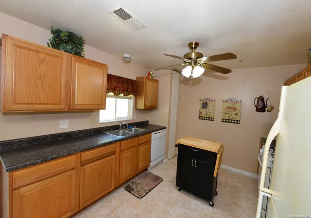 Photo 3 of Sale Pending at 7817 Hunter Oaks, Live Oak, TX 78233 | MLS# 2003499 | Listing updated on 2026-08-27