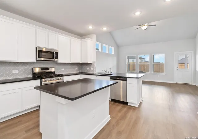 Photo 4 of Single family home for sale at 146 Emily Est, San Antonio, TX 78221 | MLS# 2003532 | Listing updated on 2026-09-18
