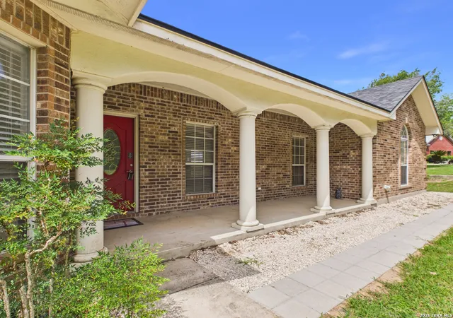 2nd image of 108 Deer Rdg, La Vernia, TX 78121 | MLS# 2003550