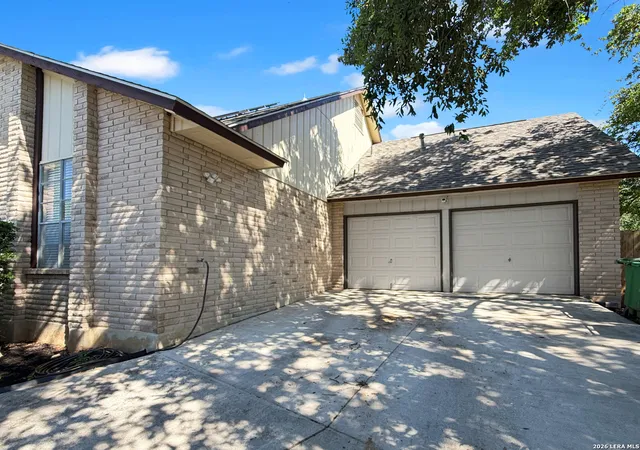 Photo 3 of Sale Pending at 8519 Ridge Stone St, San Antonio, TX 78251 | MLS# 2003561 | Listing updated on 2026-08-24