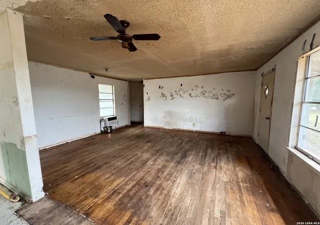 3rd image of 19930 Fm 463, Devine, TX 78016 | MLS# 2003570