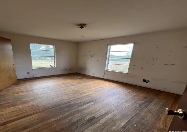 5th image of 19930 Fm 463, Devine, TX 78016 | MLS# 2003570