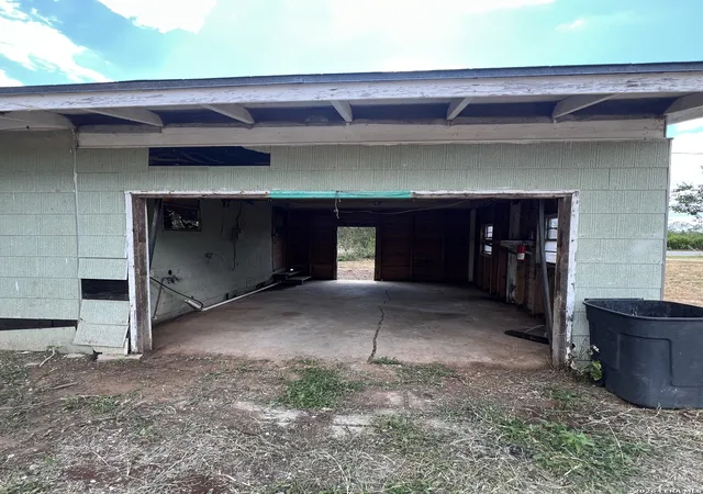 9th image of 19930 Fm 463, Devine, TX 78016 | MLS# 2003570