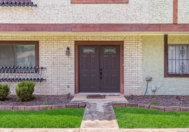 Photo 3 of Single family home for sale at 6814 Crown Rdg, San Antonio, TX 78239 | MLS# 2003571 | Listing updated on 2026-09-07