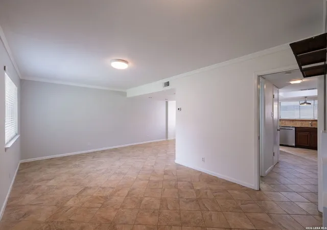 Photo 4 of Single family home for sale at 6814 Crown Rdg, San Antonio, TX 78239 | MLS# 2003571 | Listing updated on 2026-09-18